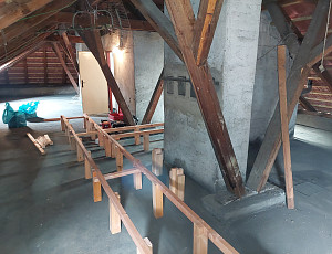 Zateplení bytového domu pomocí foukané izolace